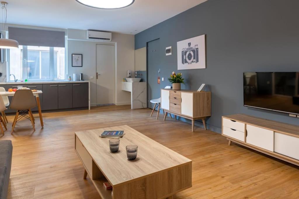 Central, Spacious Studio 5 Min Walk To Acropolis 雅典 外观 照片