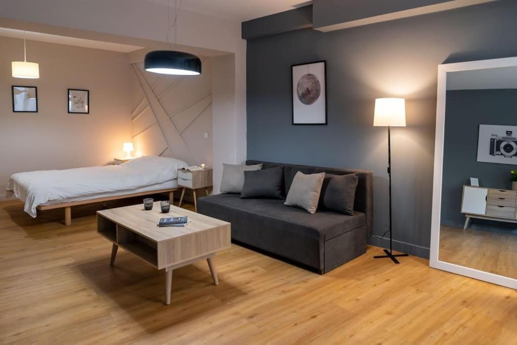 Central, Spacious Studio 5 Min Walk To Acropolis 雅典 外观 照片